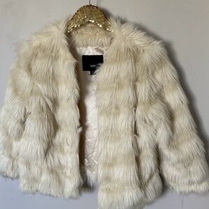 Women’s Mossimo jacket size medium crème fur
